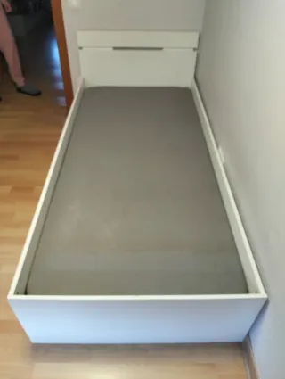 Cama juvenil con cajones