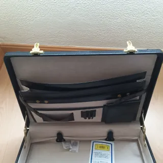 Maletín ejecutivo vintage negro y beige