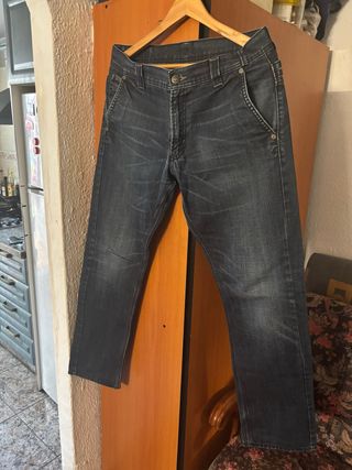 Pantalón vaquero Levi's Strauss etiqueta negra