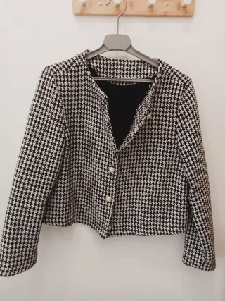Casaco elegante preto e branco