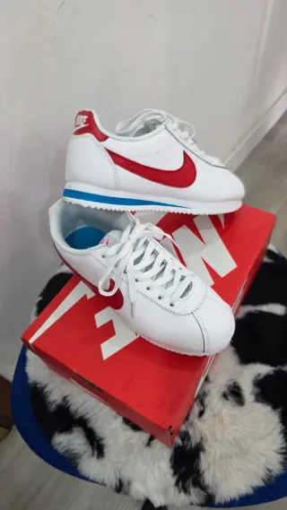 Zapatillas Nike Cortez Blancas y Rojas