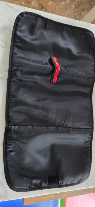 Cambiador portátil Skip Hop negro