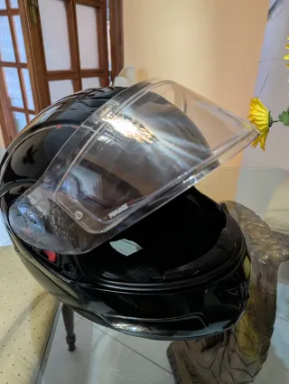 Casco de moto negro MT Helmets