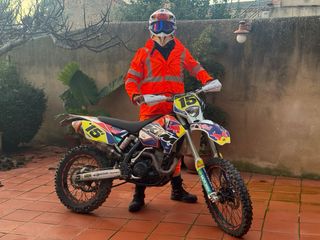 KTM 450 EXC + Casco Airoh España