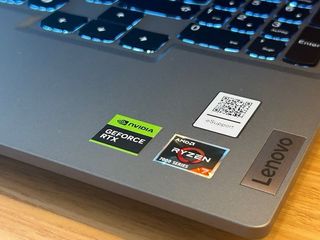 PORTÁTIL GAMING LENOVO LOQ 15ARP9 RYZEN7 24GB 4070