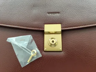 Maletín de piel corinto nuevo