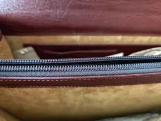 Maletín de piel corinto nuevo