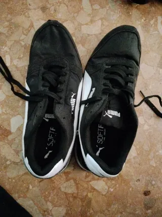 Zapatillas Puma Negras y Blancas