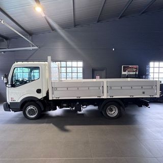 Nissan NT400 Cabstar Basculante / Volquete Chasis Largo