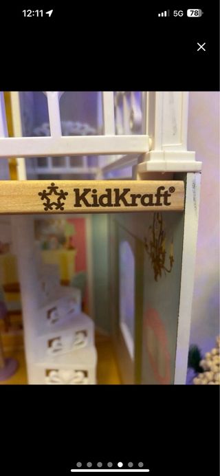 Casa de muñecas de madera