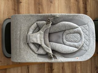 Hamaca Ergobaby gris claro