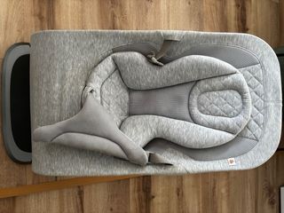 Hamaca Ergobaby gris claro