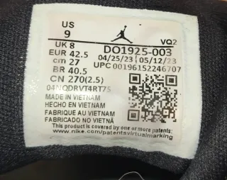 Zapatillas Jordan Negras y Rojas