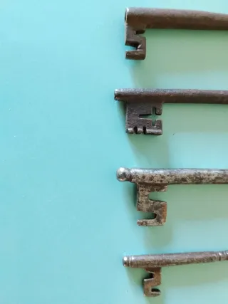 Set 4 Chiavi Antiche epoca metà 700