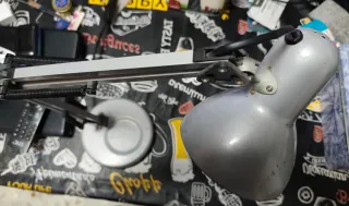 Lámpara flexo metálica plateada