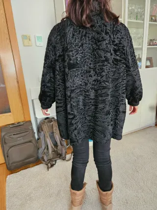 Chaquetón de astracán negro