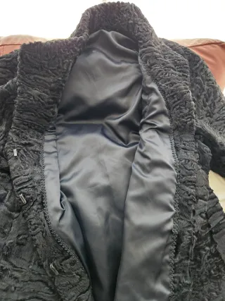 Chaquetón de astracán negro