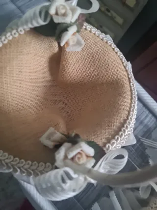 Cojin anillos de boda y cesta aras.