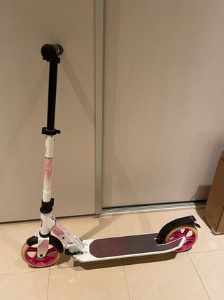 Patinete Oxelo blanco y rosa