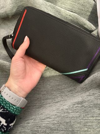 Cartera Desigual Negra con Detalles Color