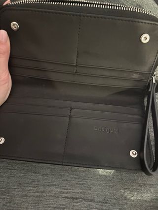 Cartera Desigual Negra con Detalles Color