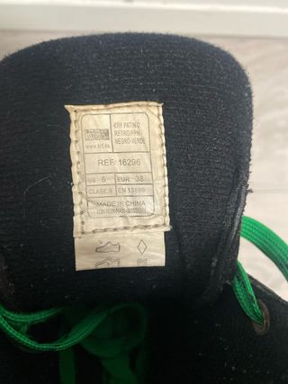 Patines de 4 ruedas negros y verdes