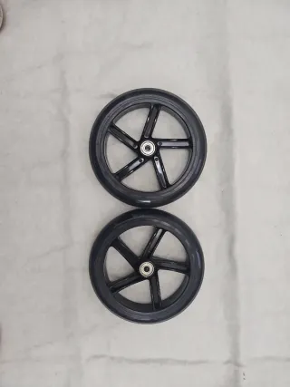 Ruedas patinete negro 5 radios