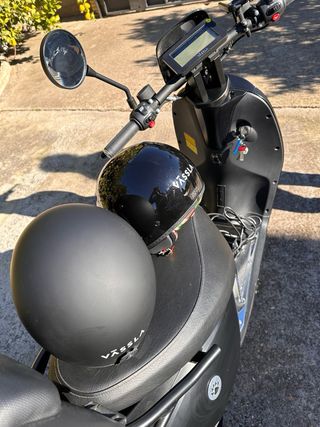 Moto Eléctrica Negra