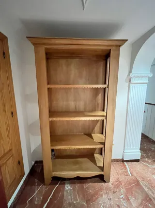 Estantería de madera pino