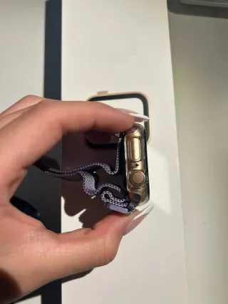 iPhone 13 y Apple Watch Series 4