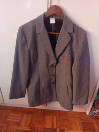 Traje completo chaleco,pantalón y americana