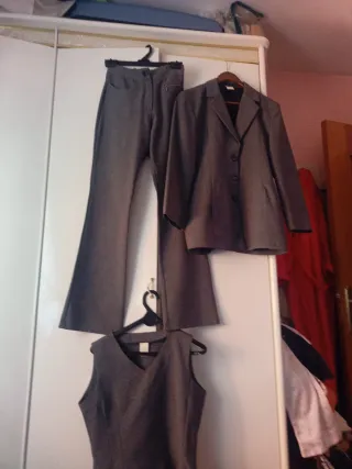 Traje completo chaleco,pantalón y americana