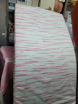 Cojín para sofá palet blanco y rosa