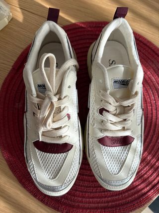SAYE Sneakers Blancas Beige. Unisex.