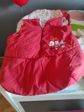 Saco para silla de bebé rojo