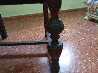 Pareja de Sillas Antiguas de Madera. 60 cada una.