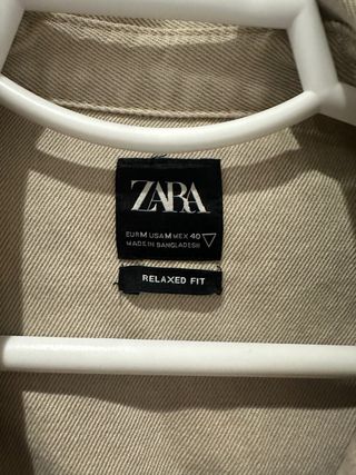 Cazadora vaquera Zara beige