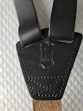 Soporte de piel para guitarra