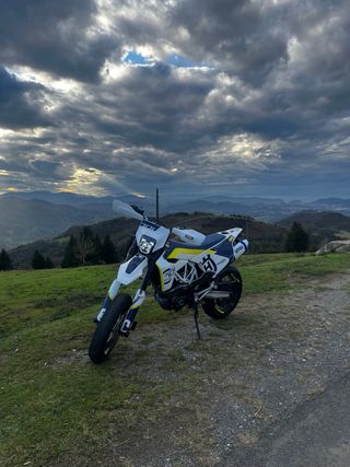 Husqvarna 701 SM Supermoto