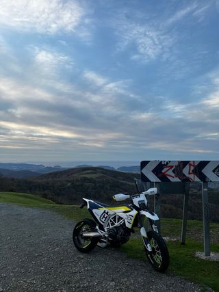 Husqvarna 701 SM Supermoto