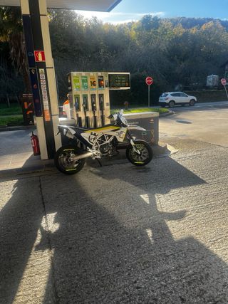 Husqvarna 701 SM Supermoto