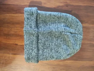 Gorro The Stoke Travel Co gris