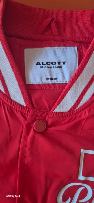 Giacca college rossa con scritte alcott