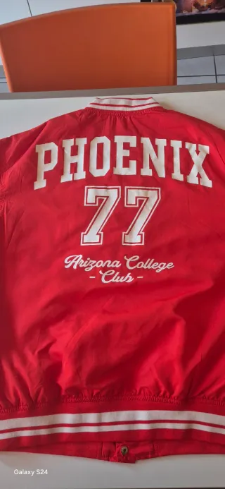 Giacca college rossa con scritte alcott