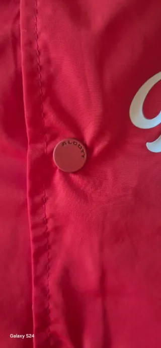 Giacca college rossa con scritte alcott