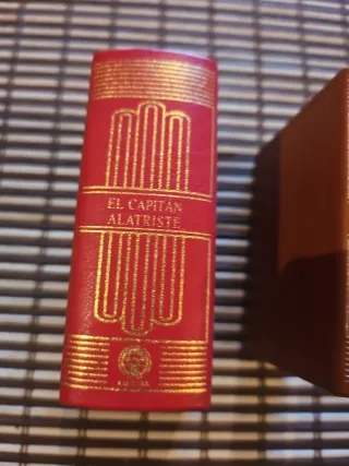 Libros miniatura La Gitanilla y Capitán Alatriste