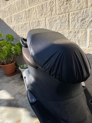 Moto Yamaha 50cc + 2 Cascos