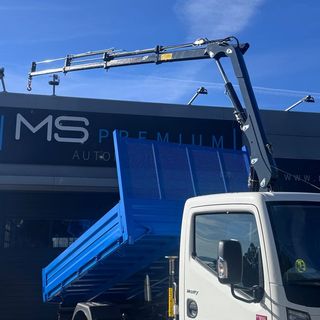 Nissan Cabstar NT400 2016 Volquete + Grua