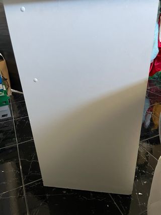 Escritorio blanco con cajón