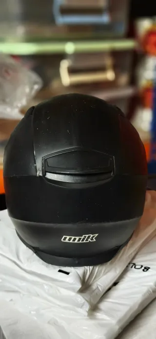 Casco integral negro para moto